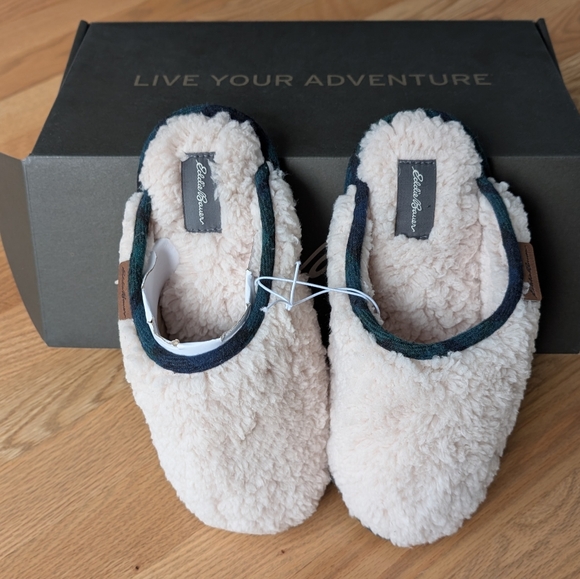 Eddie Bauer Shearling teddy and tartan slippers size 7 - Picture 2 of 3
